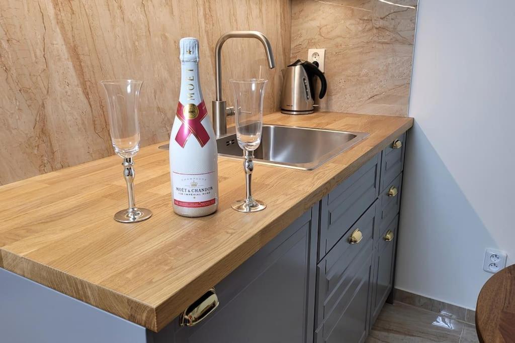 Luxusni Apartman Nedaleko Centra Praga Esterno foto